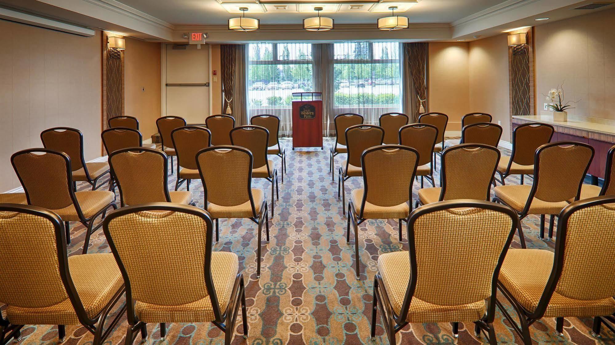 Best Western Plus Langley Inn Exterior photo